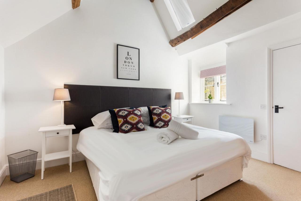 Windrush Villa เบอร์ฟอร์ด ภายนอก รูปภาพ